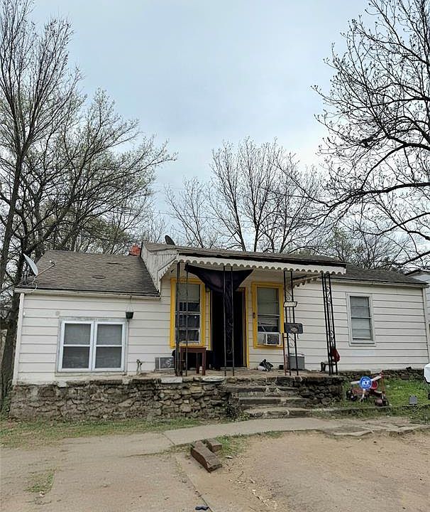 2nd image of 1508 S Ocheese Ave