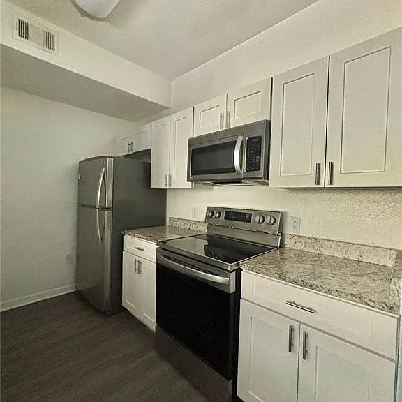 17110 Carrington Park Dr #832 — Photo 3