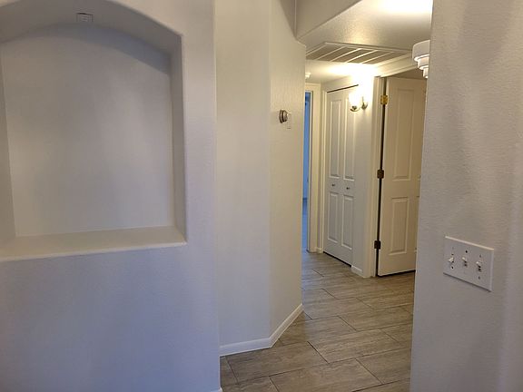 5th image of 3081 Newport Dr