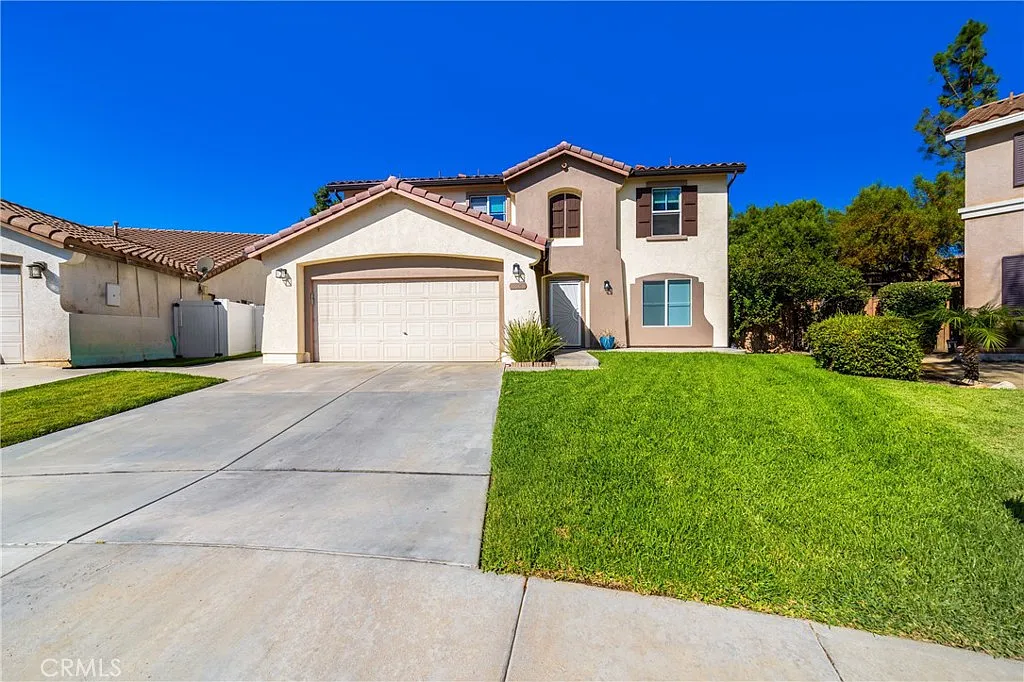 4 bed, 2.5 bath, 2459 sqft, $3,750 — Photo 2