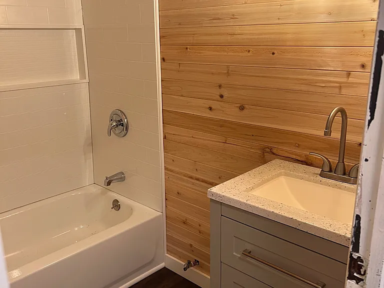 2620 Village Green Ln — Photo 5