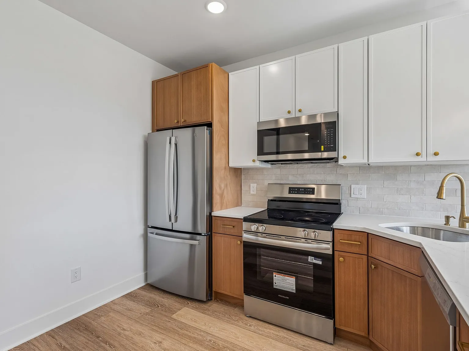 2 bed, 2.5 bath, 1194 sqft, $1,900 — Photo 3