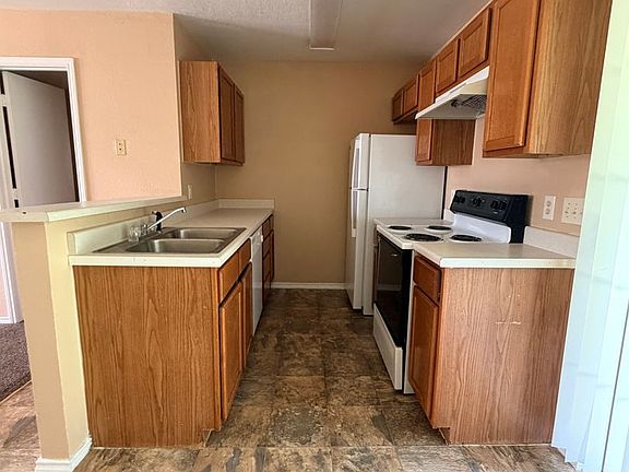 3rd image of 5703 Redstone Dr Unit B
