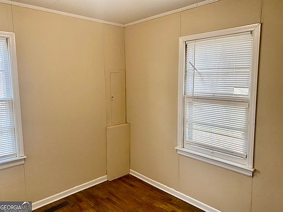 5th image of 100 Asbury Dr NW