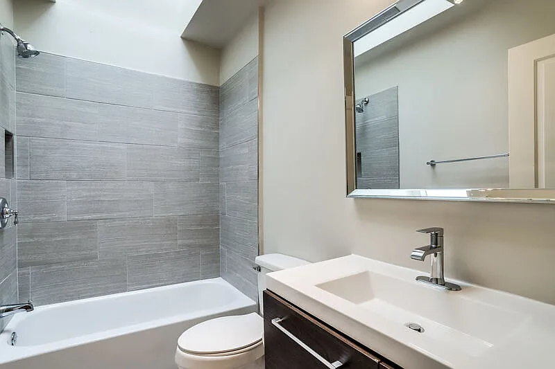 2 bed, 1.0 bath, 720 sqft, $3,195 — Photo 2