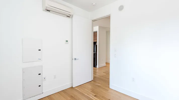 Rented by Nooklyn NYC LLC | media 12