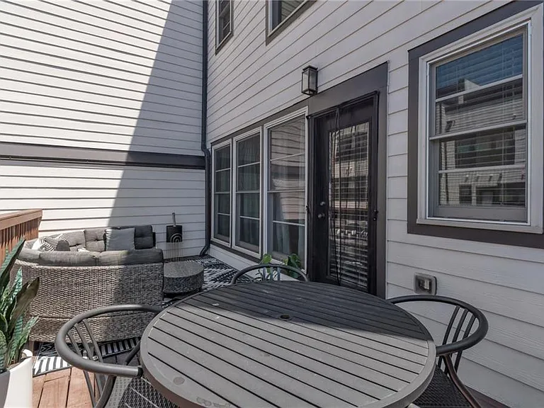 564 Ember Ln — Photo 21