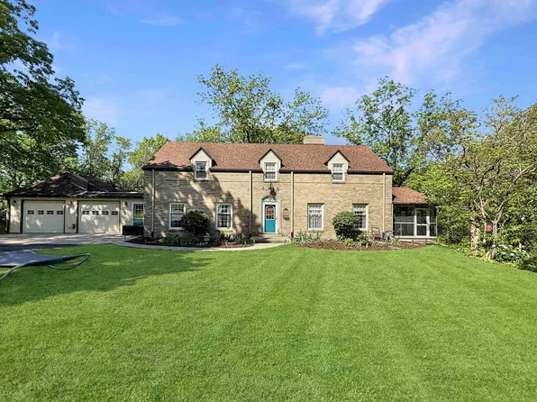 897 Tomahawk Dr, Oregon, IL 61061