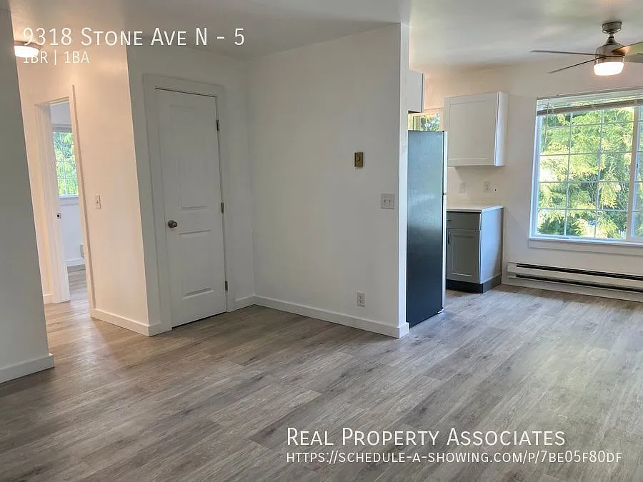 Building Photo - 9318 Stone Ave N #5