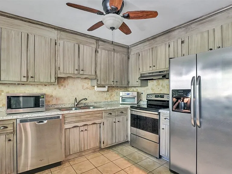 13631 Lucky Debonair Ln — Photo 22