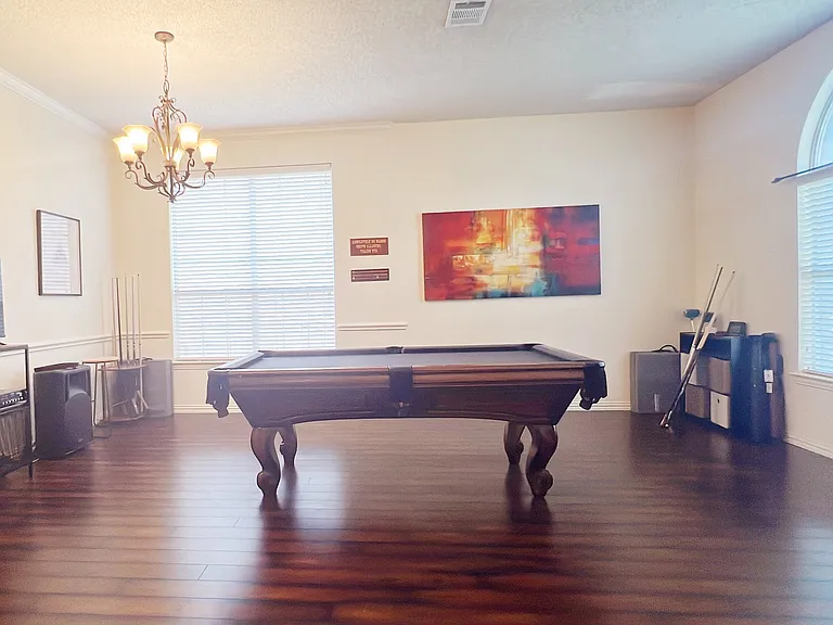 10361 Balsam Dr — Photo 2