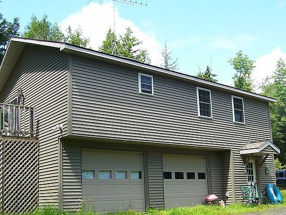 Garage apt. front