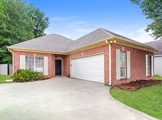 1155 Amberley Woods Dr, Helena, AL 35080