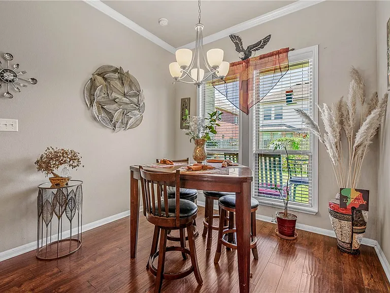 2527 Warkworth Ln — Photo 11