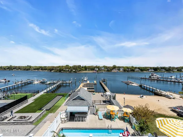 137 Riverside Drive N, Brick, NJ 08724