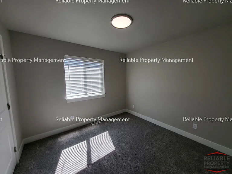1610 Hannah Ln — Photo 6