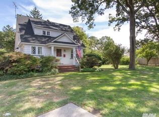 1865 Cornelius Ave, Wantagh, NY 11793