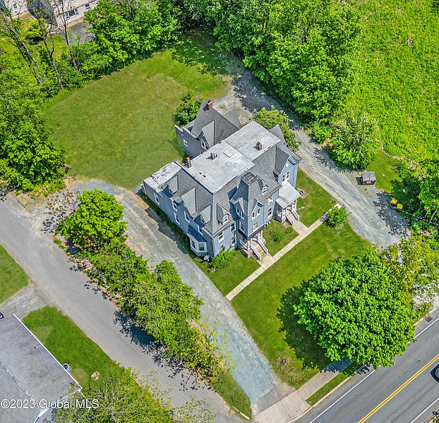 4th image of 1751 Washington Avenue Extension