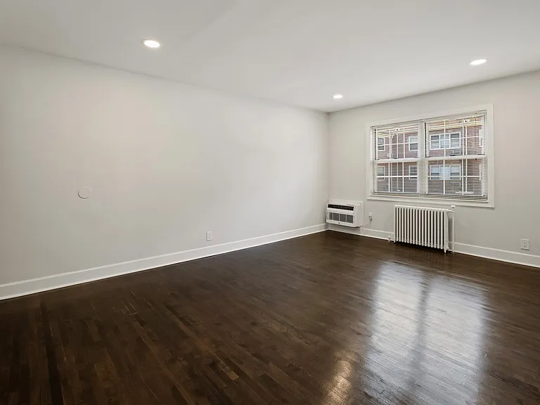 Palisades Gardens Apartments — Photo 5