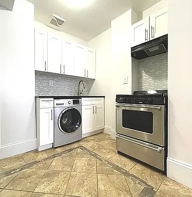 Rented by Bohemia Realty Group | media 12