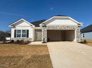 11 Northwood Dr, Fuquay Varina, NC 27526