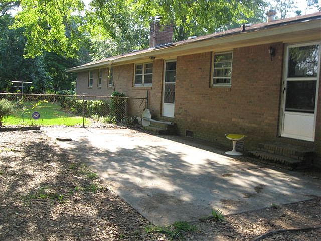 2nd image of 2035 Staley St
