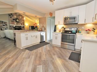 2140 W Fairlane Ave, Glendale, WI 53209