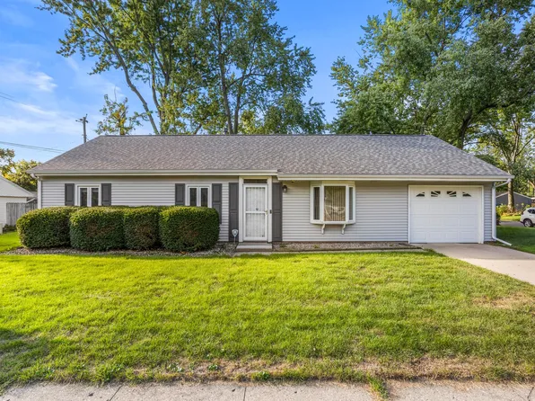 2903 Sangamon Dr, Champaign, IL 61821