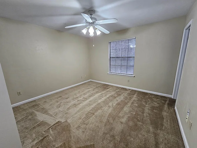 8224 Hunters Ridge Trl — Photo 22