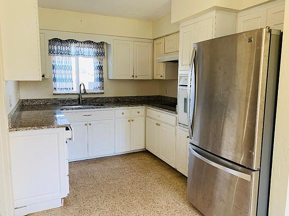 3rd image of 6393 Hillside Ave