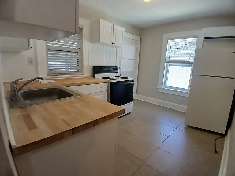 728 6th St N #5 — Photo 2