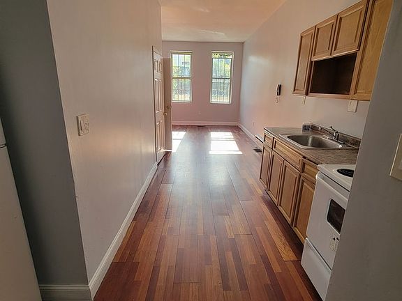 4th image of 1429 W Tioga St
