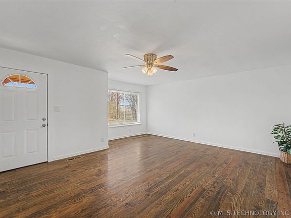 5th image of 1805 S Osage Ave E