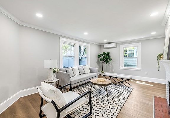 3rd image of 1769 Washington St