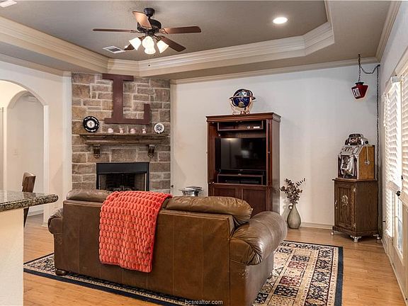 3rd image of 3906 Lambermont Dr