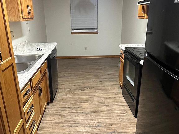 Updated Kitchen w/ All Appliances!