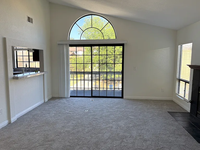 166 Las Flores Dr #A — Photo 6