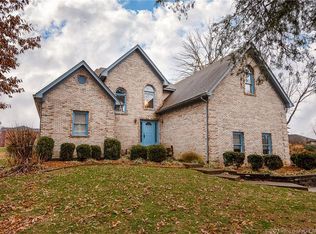 8322 Plum Valley Dr, Sellersburg, IN 47172