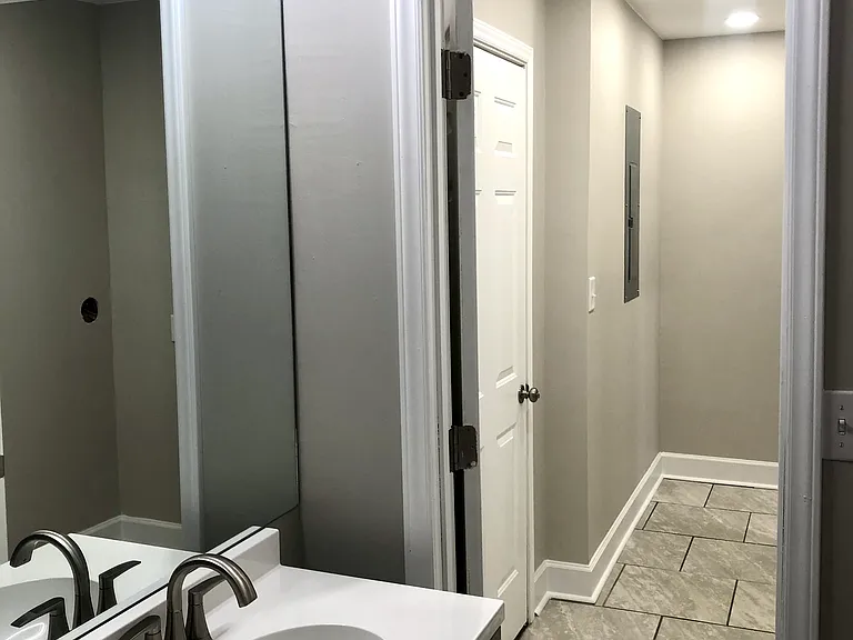 1404 Charleston Ave — Photo 3