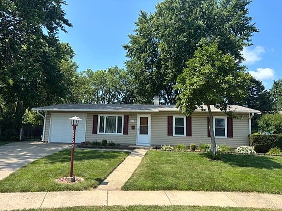 2nd image of 1352 Crestwood Dr