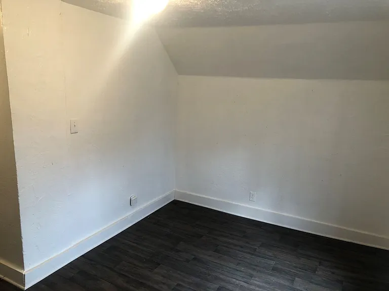 1127 Victory St — Photo 16