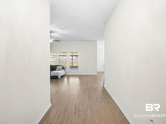 4th image of 10838 Cord Ave