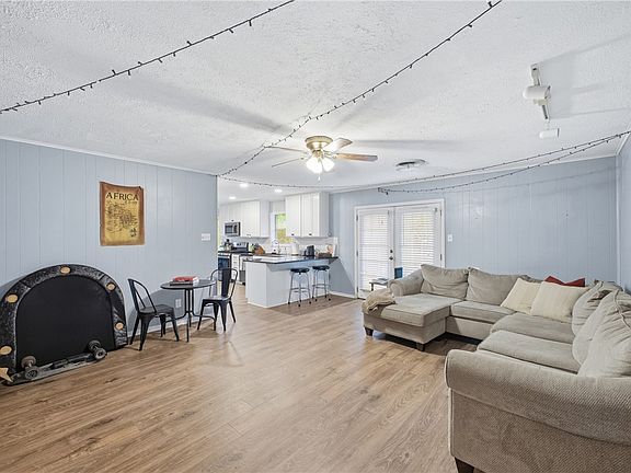 5th image of 1221 Berkeley St