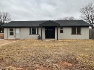 520 Lisa Ln, Waukomis, OK 73773