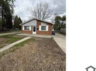 6383 Princess St, Taylor, MI 48180