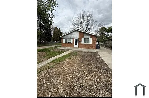 6383 Princess St Photo 1