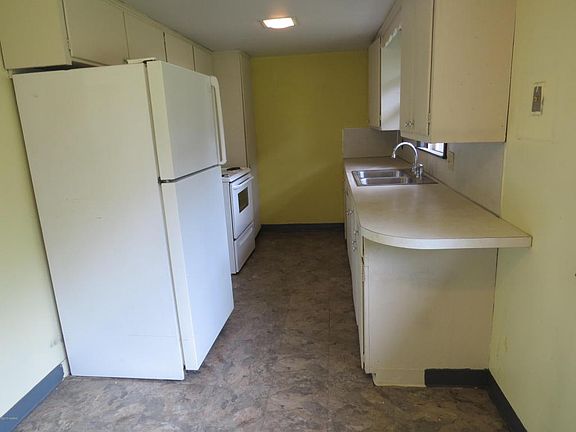 5th image of 285 Franklin St