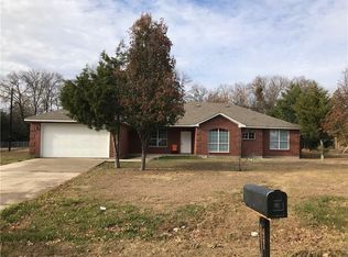 1609 W Springcrest Cir, Lancaster, TX 75134