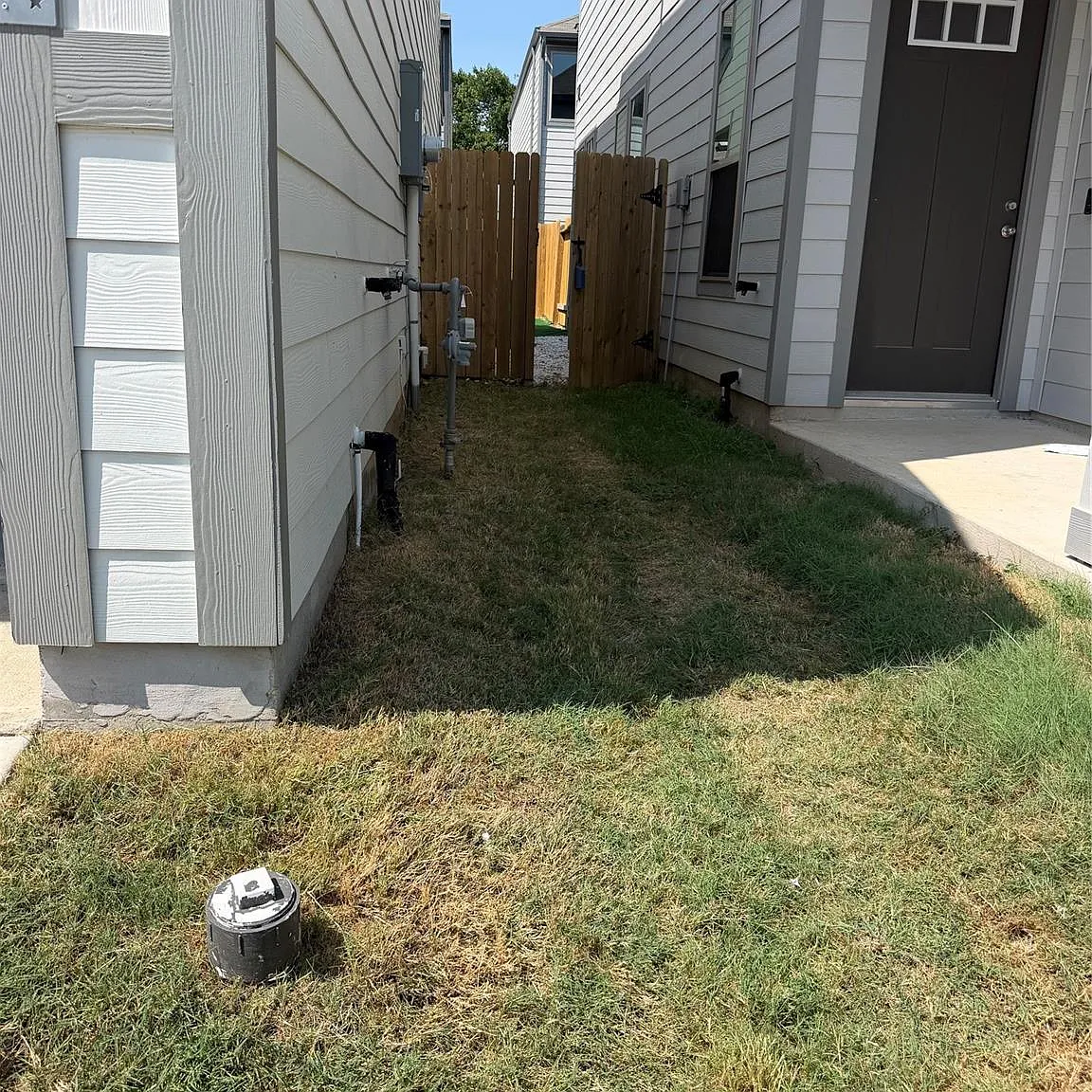 3 bed, 2.5 bath, 1591 sqft, $2,500 — Photo 3