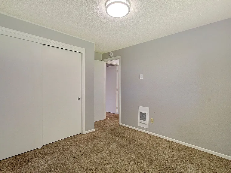 14306 NE 14th Cir — Photo 12